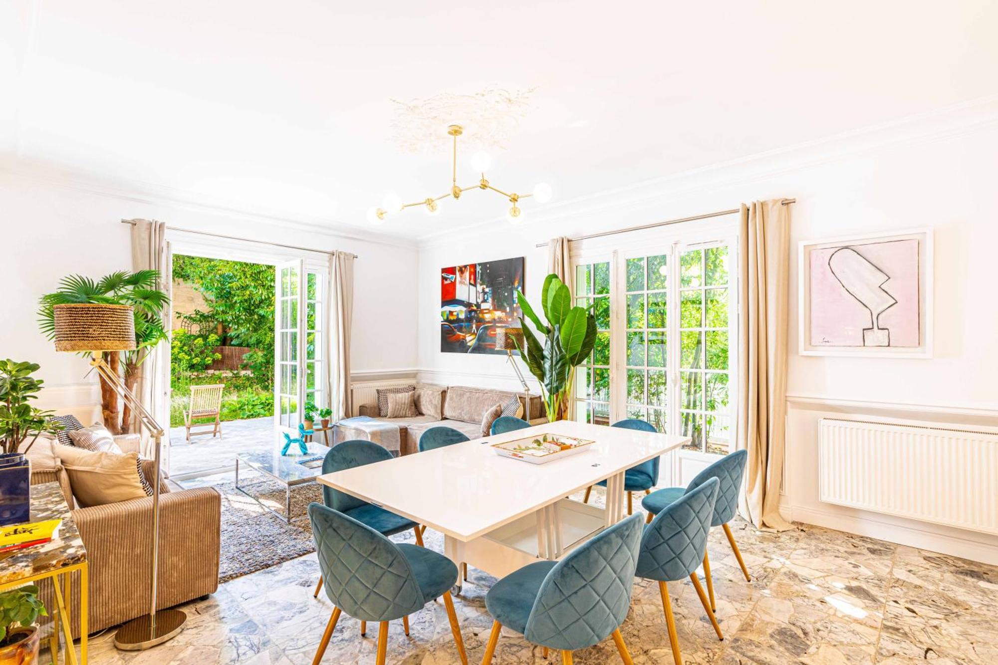 Apartment Grand & Classy With Private Garden, Des Ammonites *